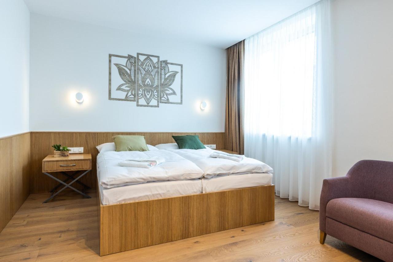 Raj Zdravia Hotel Bratislava Exterior photo