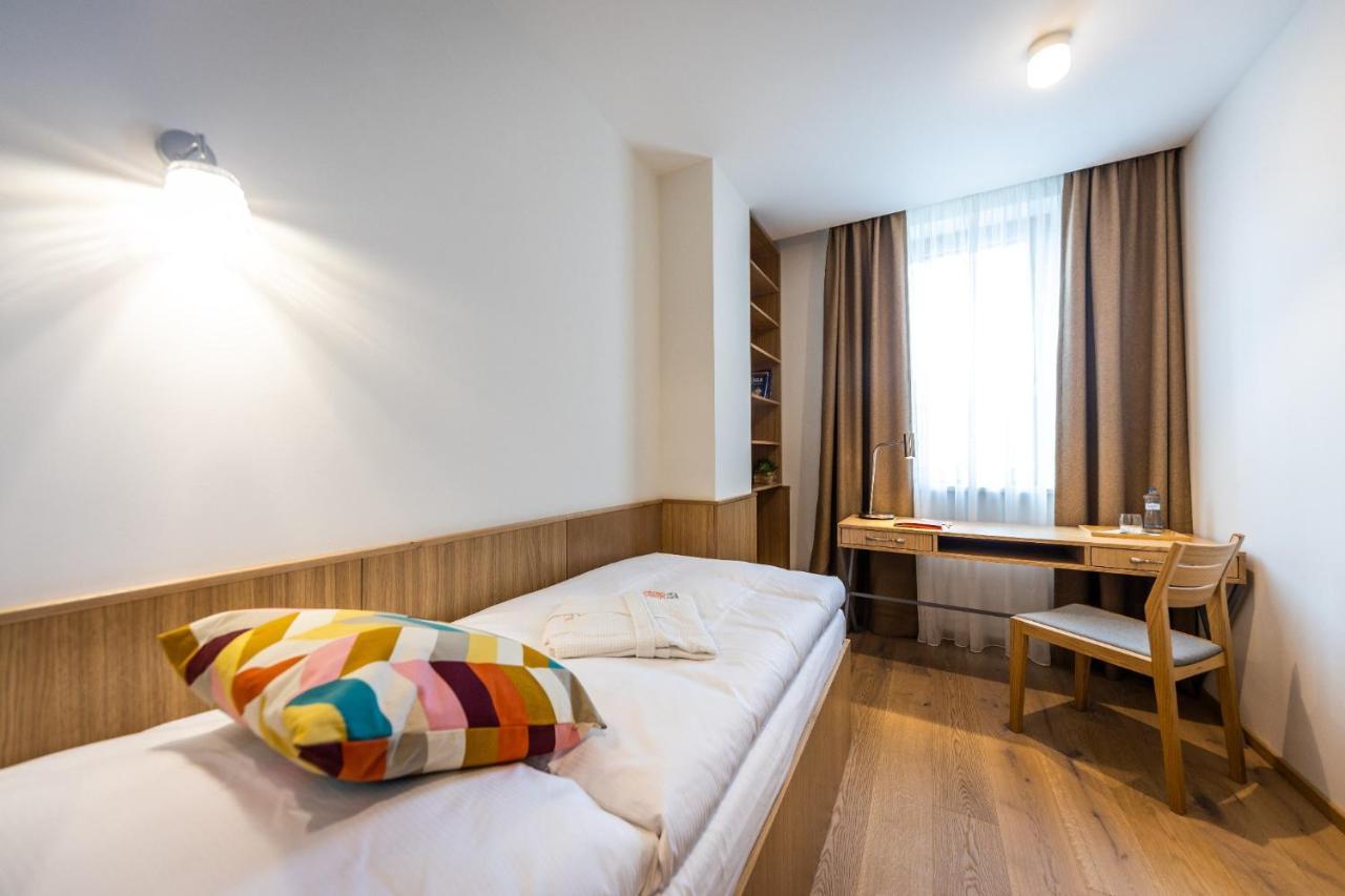Raj Zdravia Hotel Bratislava Exterior photo